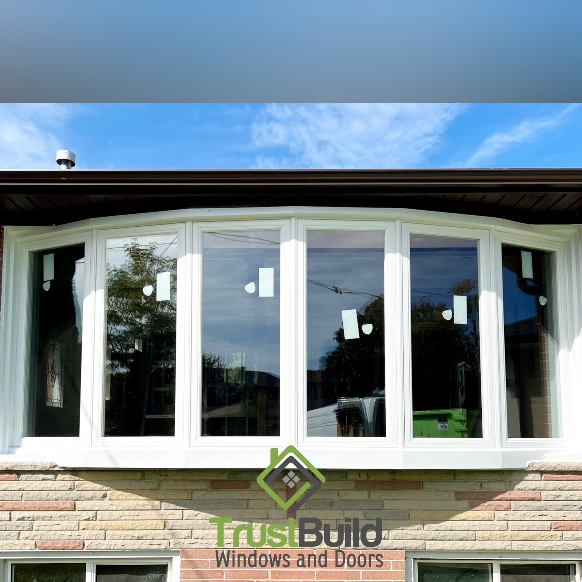 Bow window with a curved multi-section profile on an Ontario home