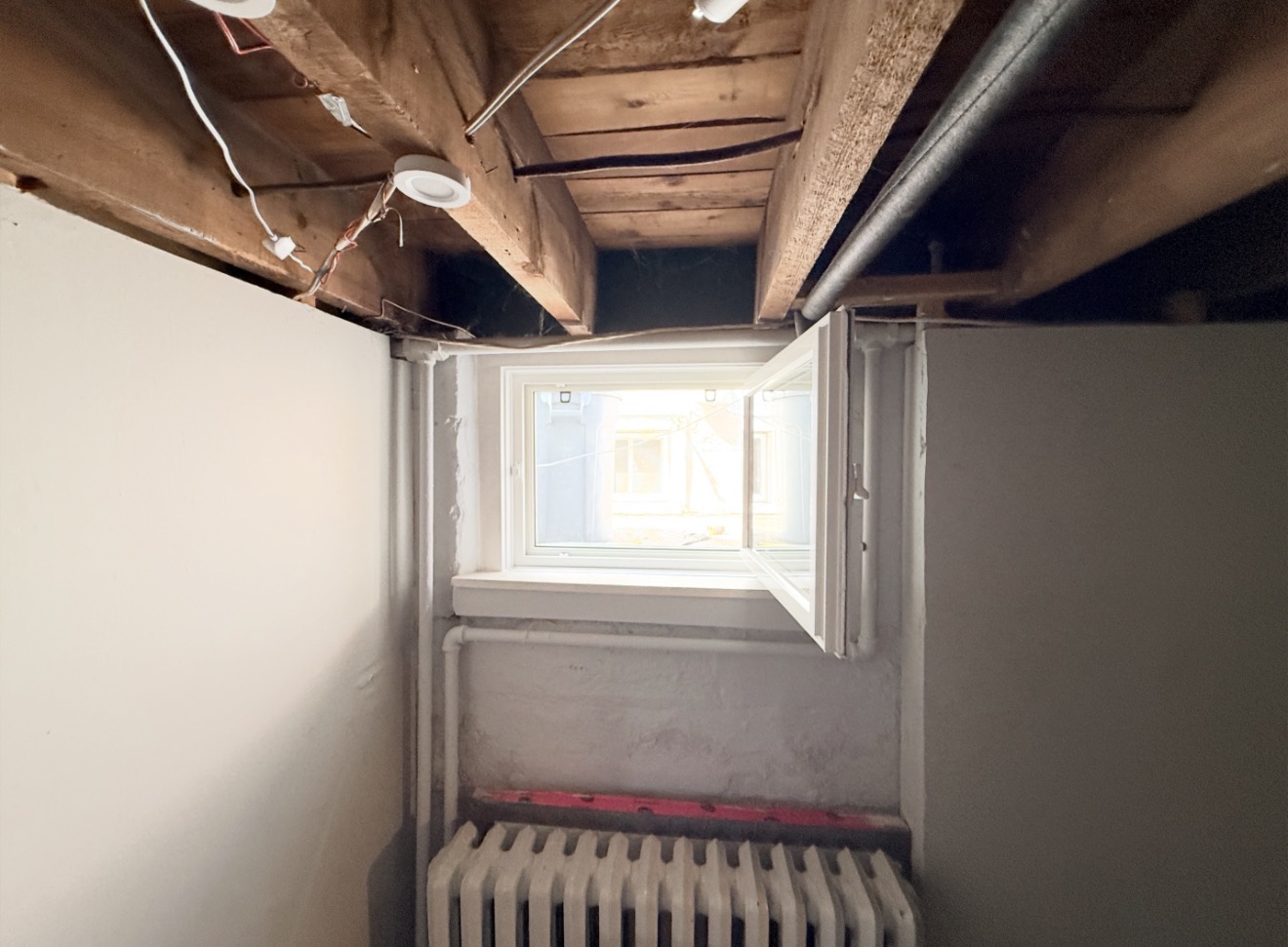 Insulation Upgrade vs. Window Replacement: Which Should a Vaughan Homeowner Do First?